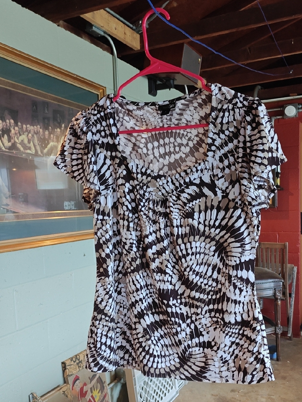 Memorial Day Sale! Women's Short Sleeve Twist-Print Tee in Black & White